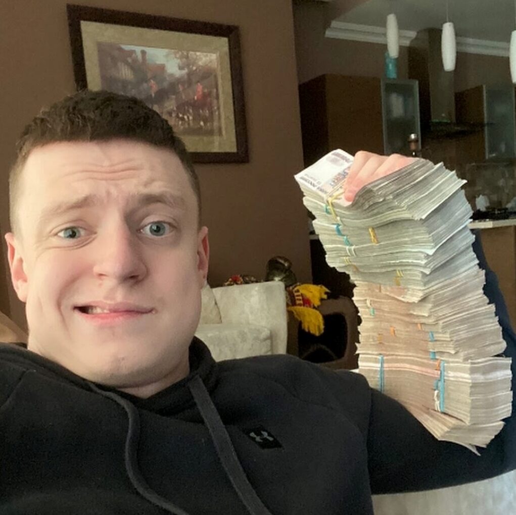 Где в казино играет Мелстрой